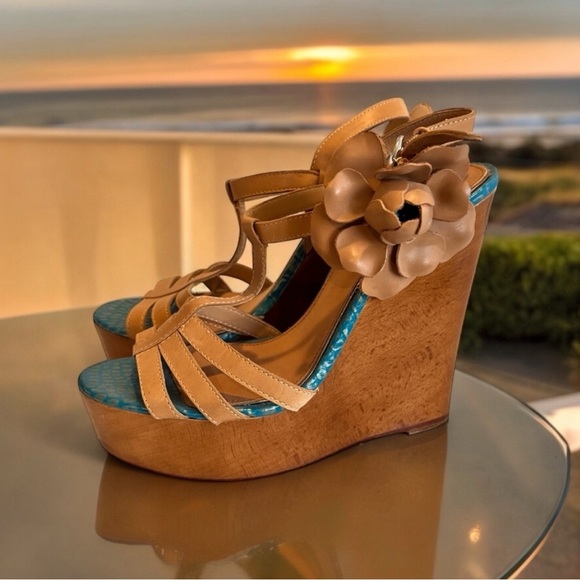 Badgley Mischa. Wooden wedge heeled sandals Gorgeous Flower Leather Wood - Picture 11 of 16